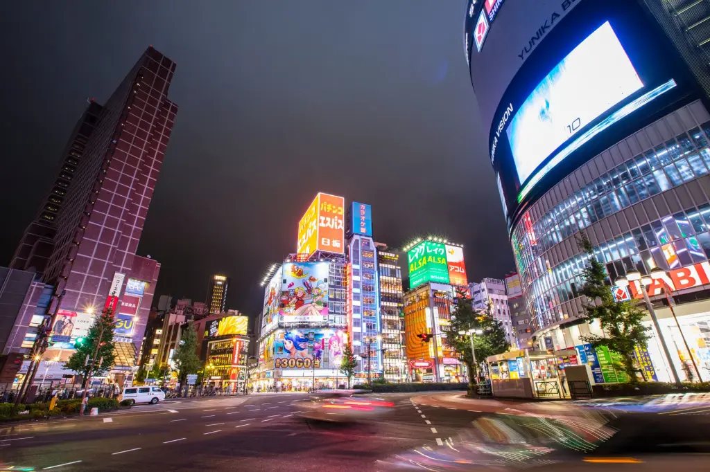 南宁速柏霖光电LED照明设备技术参数与选型要点分析